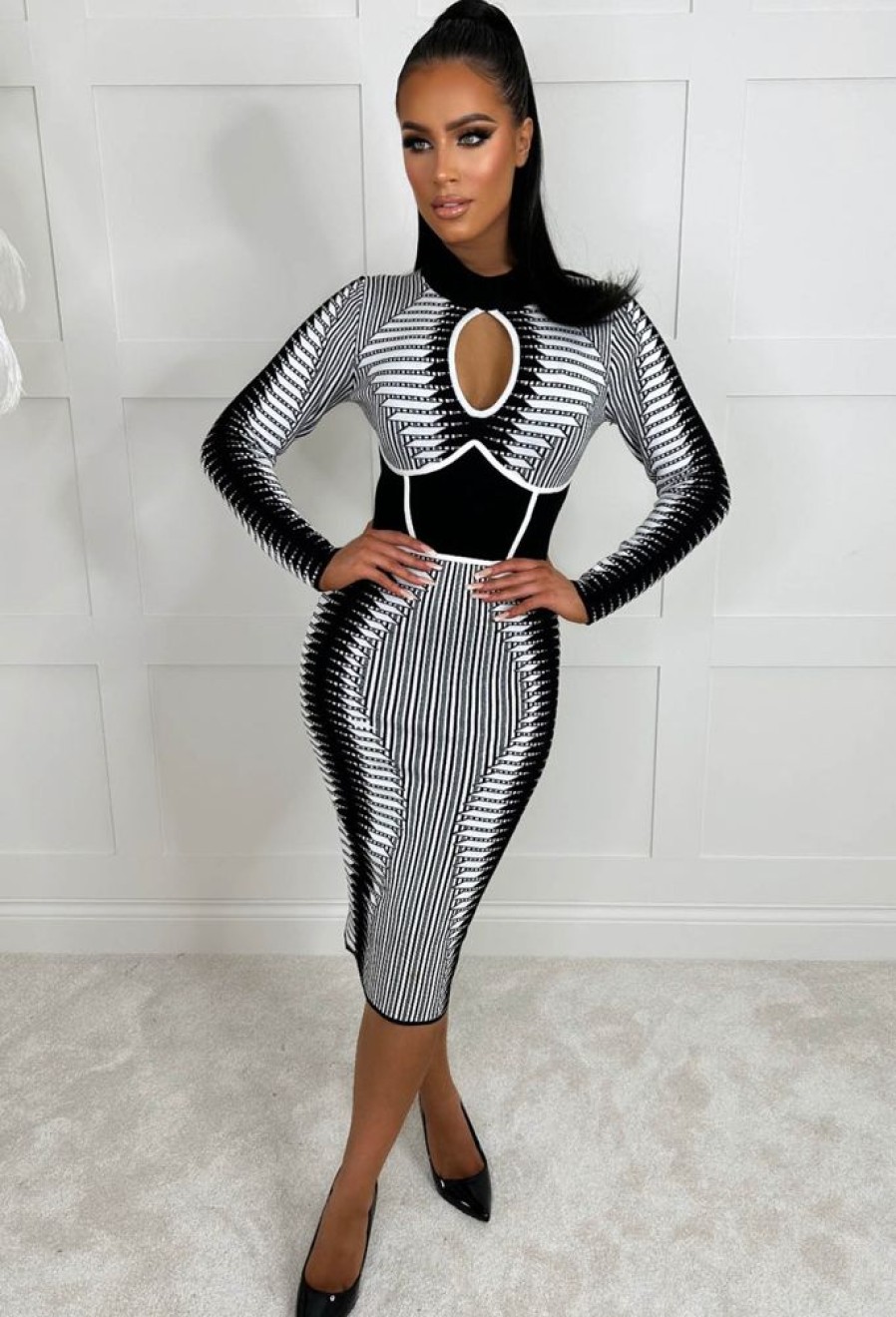 Wholesale Illusion Of Love Monochrome Long Sleeve Waist Cinch Illusion Knitted Midi Dress Knitwear